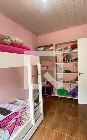 Casa à venda com 240m², 2 quartos e 2 vagas Casa à venda com 240m², 2 quartos e 2 vagasQuarto 1