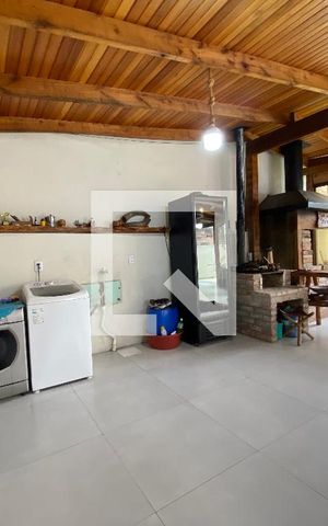 Casa à venda com 240m², 2 quartos e 2 vagas Casa à venda com 240m², 2 quartos e 2 vagasÁrea comum