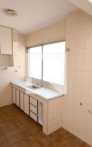 Apartamento para alugar com 81m², 2 quartos e 2 vagasCozinha
