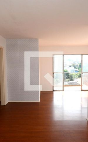 Apartamento para alugar com 81m², 2 quartos e 2 vagasSala