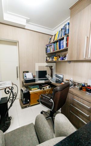 Apartamento à venda com 170m², 3 quartos e 3 vagas Apartamento à venda com 170m², 3 quartos e 3 vagasEscritório