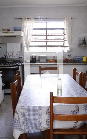 Casa à venda com 240m², 4 quartos e 3 vagasCozinha