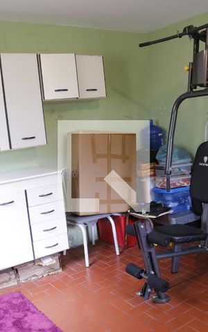 Casa à venda com 240m², 4 quartos e 3 vagasQuarto de Serviço