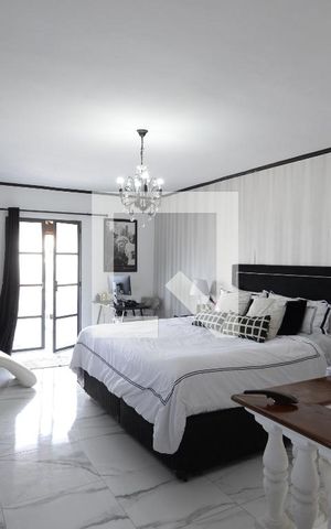 Casa à venda com 180m², 4 quartos e 2 vagasSuíte
