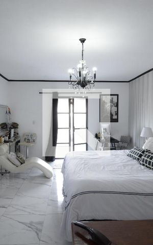 Casa à venda com 180m², 4 quartos e 2 vagasSuíte