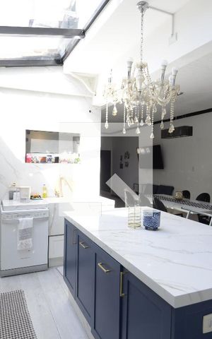 Casa à venda com 180m², 4 quartos e 2 vagasCozinha