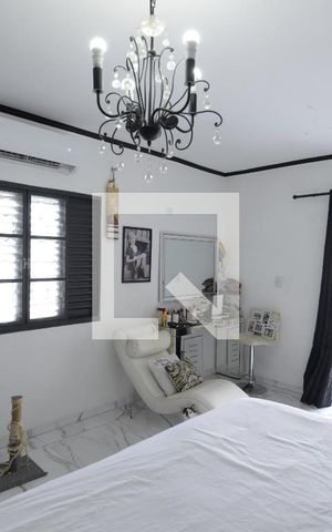 Casa à venda com 180m², 4 quartos e 2 vagasSuíte