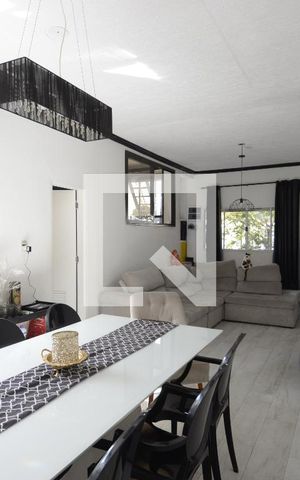 Casa à venda com 180m², 4 quartos e 2 vagasSala