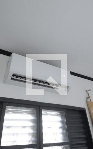 Casa à venda com 180m², 4 quartos e 2 vagasSuíte