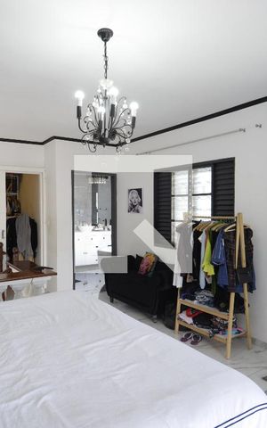 Casa à venda com 180m², 4 quartos e 2 vagasSuíte