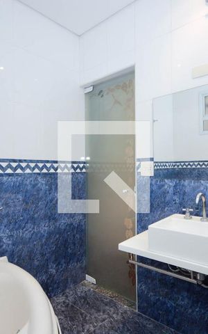 Casa à venda com 330m², 3 quartos e 4 vagas Casa à venda com 330m², 3 quartos e 4 vagasBanheiro da Suíte