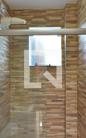 Apartamento para alugar com 75m², 1 quarto e sem vaga Apartamento para alugar com 75m², 1 quarto e sem vagaBanheiro da Suíte