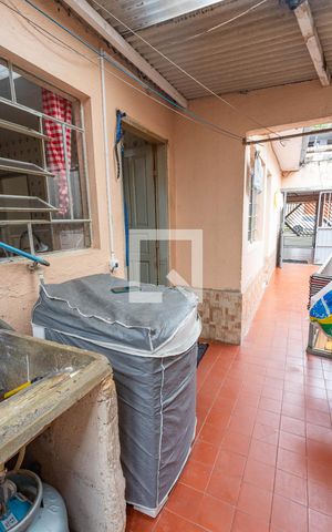 Casa à venda com 248m², 5 quartos e 3 vagas Casa à venda com 248m², 5 quartos e 3 vagasCasa 1 - área de serviço