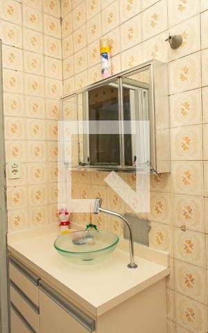 Casa à venda com 248m², 5 quartos e 3 vagas Casa à venda com 248m², 5 quartos e 3 vagasCasa 1 - banheiro