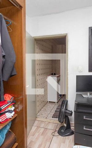 Casa à venda com 248m², 5 quartos e 3 vagas Casa à venda com 248m², 5 quartos e 3 vagasCasa 1 - quarto 2