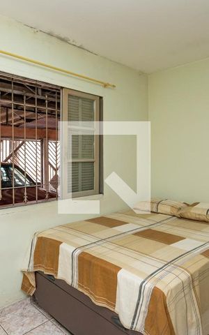 Casa à venda com 248m², 5 quartos e 3 vagas Casa à venda com 248m², 5 quartos e 3 vagasCasa 1 - quarto 1