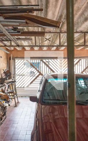 Casa à venda com 248m², 5 quartos e 3 vagas Casa à venda com 248m², 5 quartos e 3 vagasCasa 1 - vista quarto 1