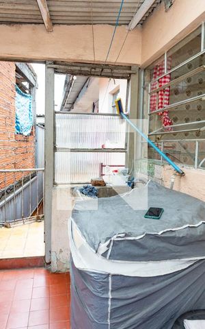 Casa à venda com 248m², 5 quartos e 3 vagas Casa à venda com 248m², 5 quartos e 3 vagasCasa 1 - área de serviço