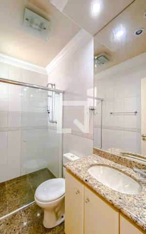 Casa à venda com 294m², 3 quartos e 4 vagasBanheiro da Suíte 1