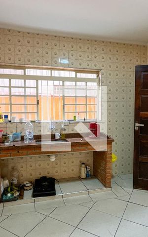Casa à venda com 150m², 3 quartos e 3 vagas Casa à venda com 150m², 3 quartos e 3 vagasCozinha