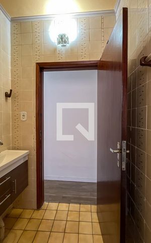 Casa à venda com 150m², 3 quartos e 3 vagas Casa à venda com 150m², 3 quartos e 3 vagasBanheiro Corredor