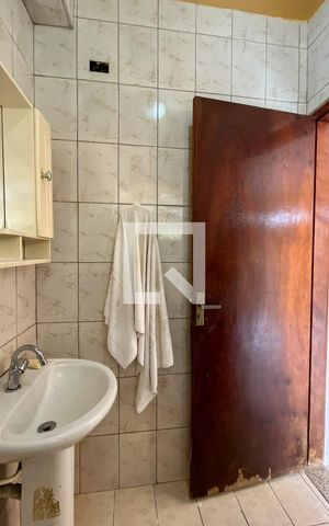 Casa à venda com 150m², 3 quartos e 3 vagas Casa à venda com 150m², 3 quartos e 3 vagasBanheiro 2