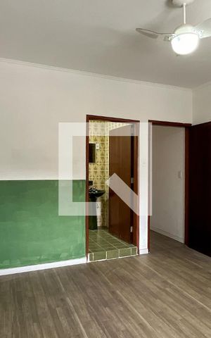 Casa à venda com 150m², 3 quartos e 3 vagas Casa à venda com 150m², 3 quartos e 3 vagasSuíte
