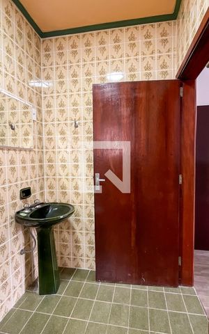 Casa à venda com 150m², 3 quartos e 3 vagas Casa à venda com 150m², 3 quartos e 3 vagasBanheiro da Suíte