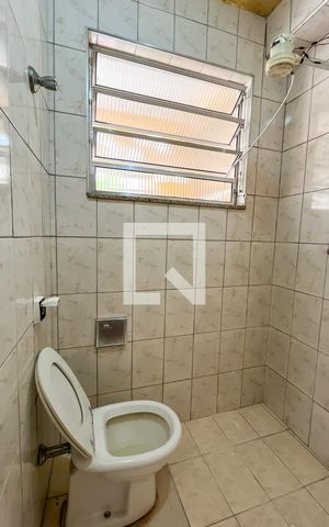 Casa à venda com 150m², 3 quartos e 3 vagas Casa à venda com 150m², 3 quartos e 3 vagasBanheiro 2