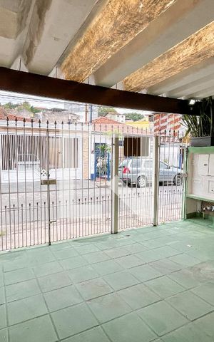 Casa à venda com 150m², 3 quartos e 3 vagas Casa à venda com 150m², 3 quartos e 3 vagasGaragem