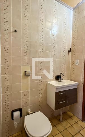 Casa à venda com 150m², 3 quartos e 3 vagas Casa à venda com 150m², 3 quartos e 3 vagasBanheiro Corredor