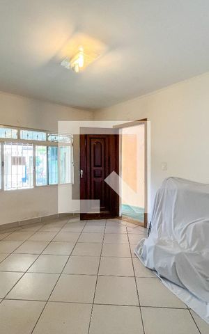 Casa à venda com 150m², 3 quartos e 3 vagas Casa à venda com 150m², 3 quartos e 3 vagasSala