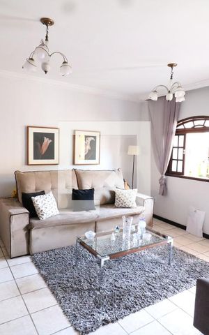 Casa à venda com 280m², 4 quartos e 1 vagaSala