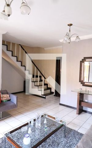 Casa à venda com 280m², 4 quartos e 1 vagaSala