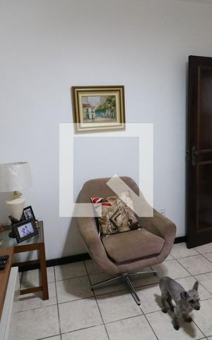 Casa à venda com 280m², 4 quartos e 1 vagaSala de TV