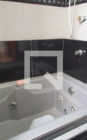 Apartamento para alugar com 98m², 1 quarto e sem vagaBanheira