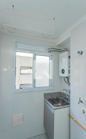 Apartamento para alugar com 42m², 2 quartos e 1 vaga Apartamento para alugar com 42m², 2 quartos e 1 vagaCozinha e Área de Serviço