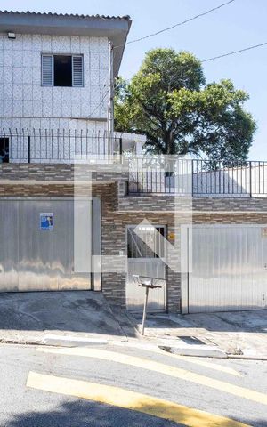 Casa à venda com 154m², 2 quartos e 4 vagasFachada