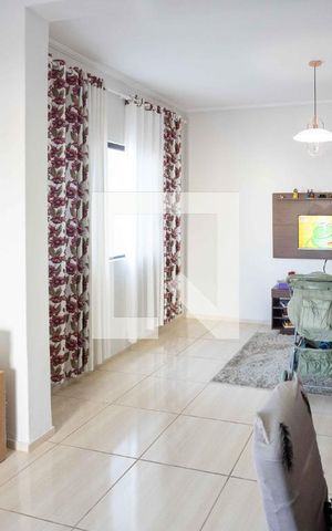 Casa à venda com 154m², 2 quartos e 4 vagasSala