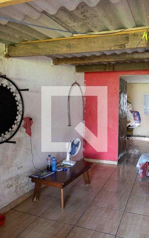 Casa à venda com 80m², 3 quartos e sem vagaÁrea comum