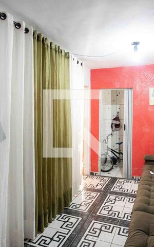 Casa à venda com 80m², 3 quartos e sem vagaSala