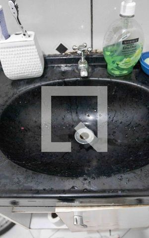 Casa à venda com 80m², 3 quartos e sem vagaBanheiro 1