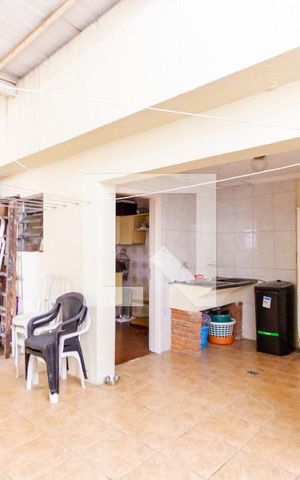 Casa à venda com 260m², 4 quartos e 4 vagas Casa à venda com 260m², 4 quartos e 4 vagasÁrea de Serviço