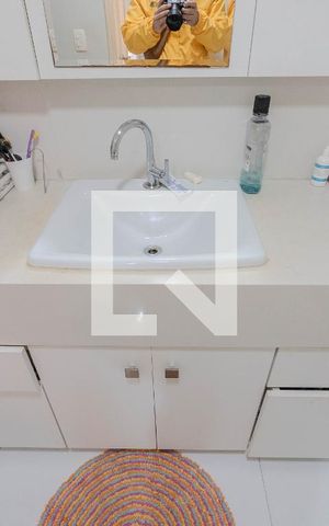 Apartamento à venda com 105m², 2 quartos e 1 vaga Apartamento à venda com 105m², 2 quartos e 1 vagaBanheiro da Suíte 1