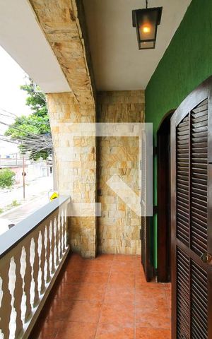 Casa para alugar com 130m², 3 quartos e 2 vagas Casa para alugar com 130m², 3 quartos e 2 vagasVaranda