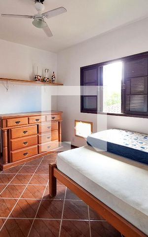 Casa de condomínio à venda com 336m², 6 quartos e 2 vagas Casa de condomínio à venda com 336m², 6 quartos e 2 vagasQuarto 2