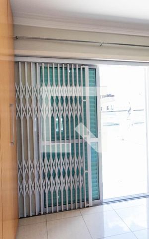 Casa à venda com 300m², 3 quartos e 2 vagas Casa à venda com 300m², 3 quartos e 2 vagasQuarto Suíte