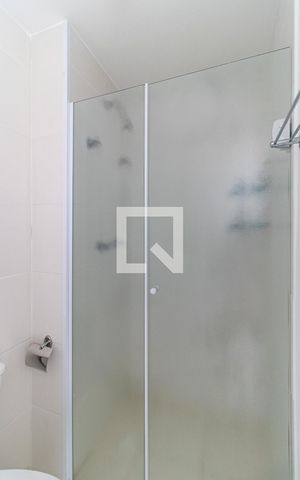 Apartamento para alugar com 50m², 2 quartos e 1 vaga Apartamento para alugar com 50m², 2 quartos e 1 vagaBanheiro da Suíte