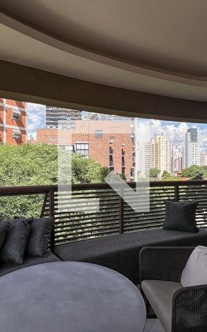 Studio à venda com 42m², 1 quarto e 1 vaga Studio à venda com 42m², 1 quarto e 1 vagaSacada