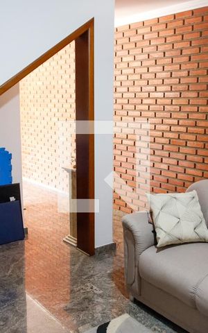 Casa para alugar com 263m², 3 quartos e 4 vagas Casa para alugar com 263m², 3 quartos e 4 vagasSala
